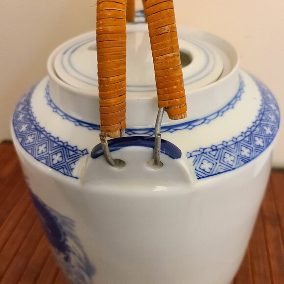 Vintage Chinese Chinoiserie Porcelain Blue & White Large Wedding Tea Pot - Picture 8 of 16